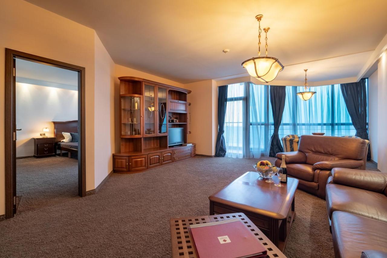 Astera Hotel & Spa With Free Private Beach โกลเดน แซนส์ ภายนอก รูปภาพ