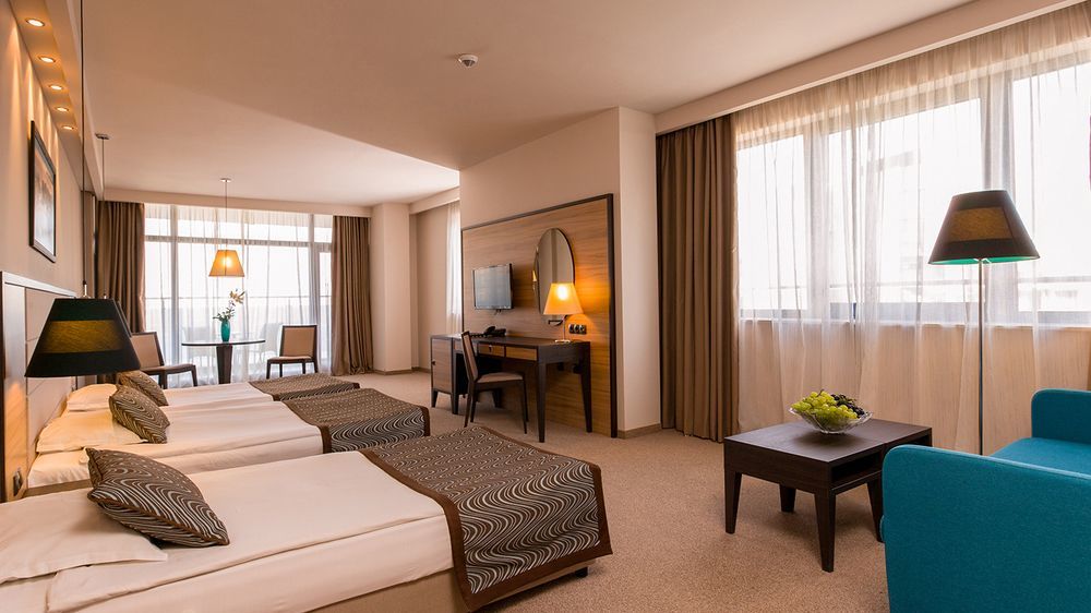 Astera Hotel & Spa With Free Private Beach โกลเดน แซนส์ ภายนอก รูปภาพ