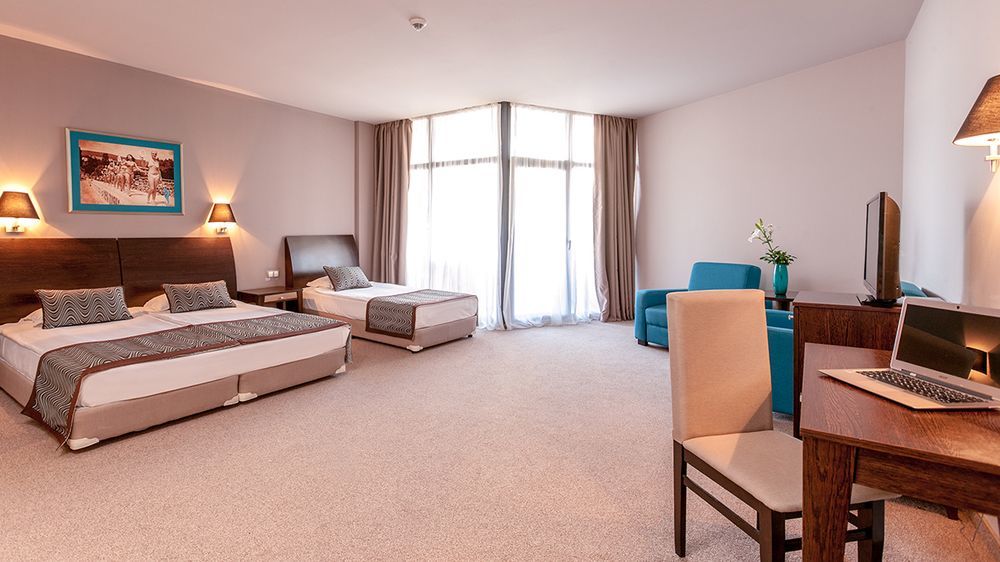 Astera Hotel & Spa With Free Private Beach โกลเดน แซนส์ ภายนอก รูปภาพ
