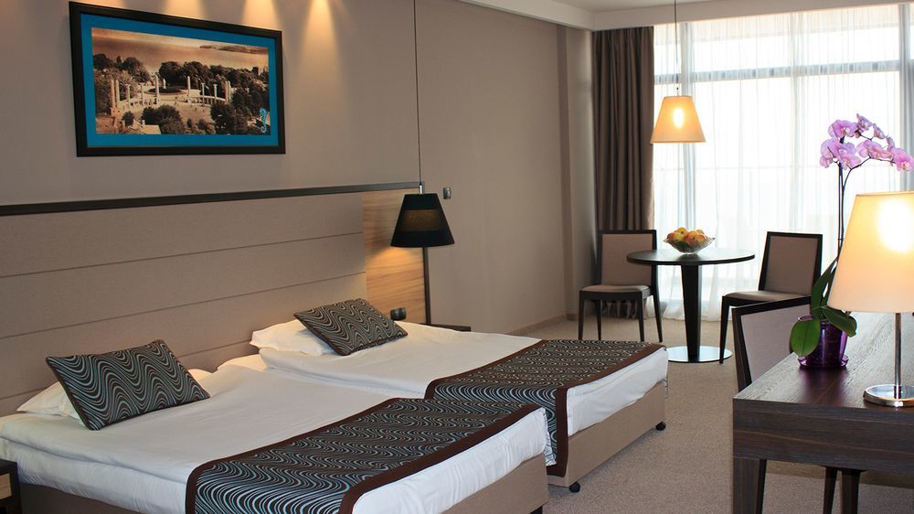 Astera Hotel & Spa With Free Private Beach โกลเดน แซนส์ ภายนอก รูปภาพ