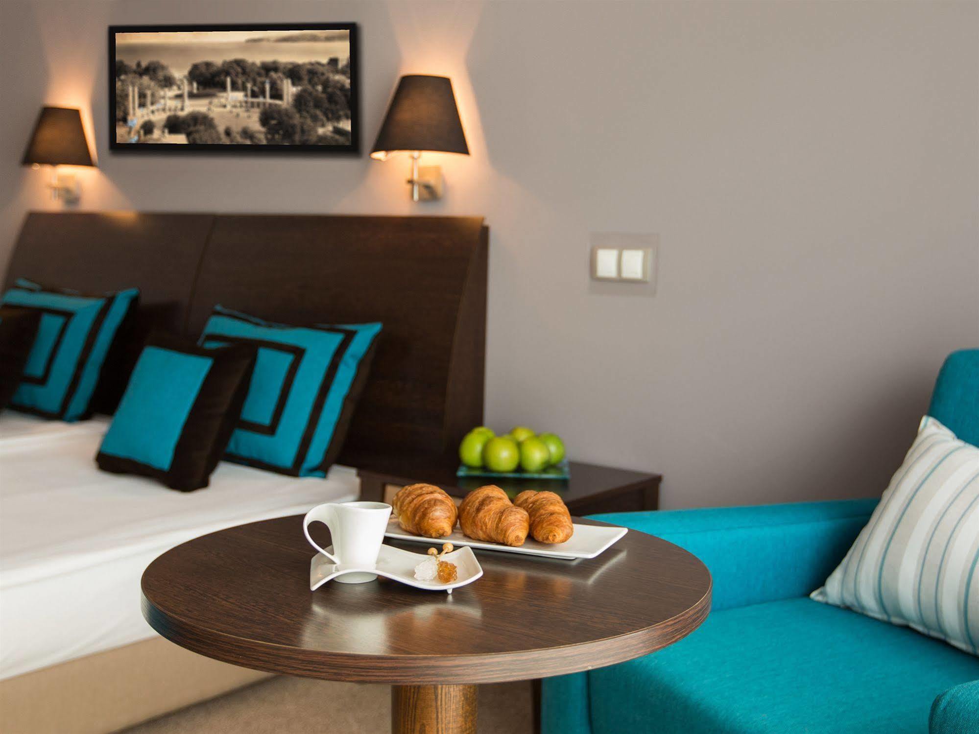 Astera Hotel & Spa With Free Private Beach โกลเดน แซนส์ ภายนอก รูปภาพ